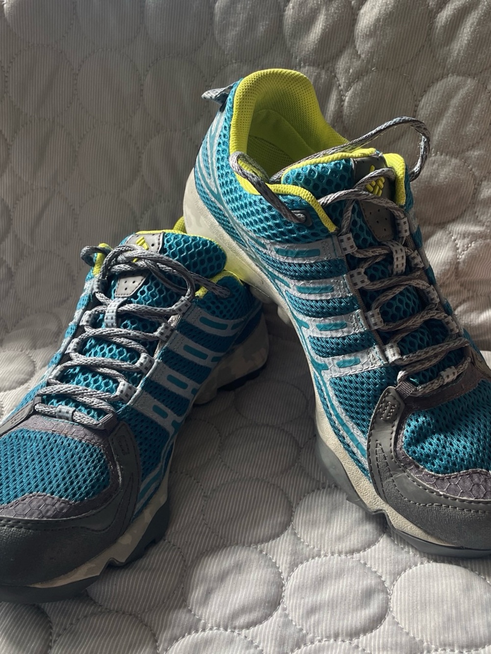 Columbia Teal and Gray Trail Running Shoes with Lime Accents